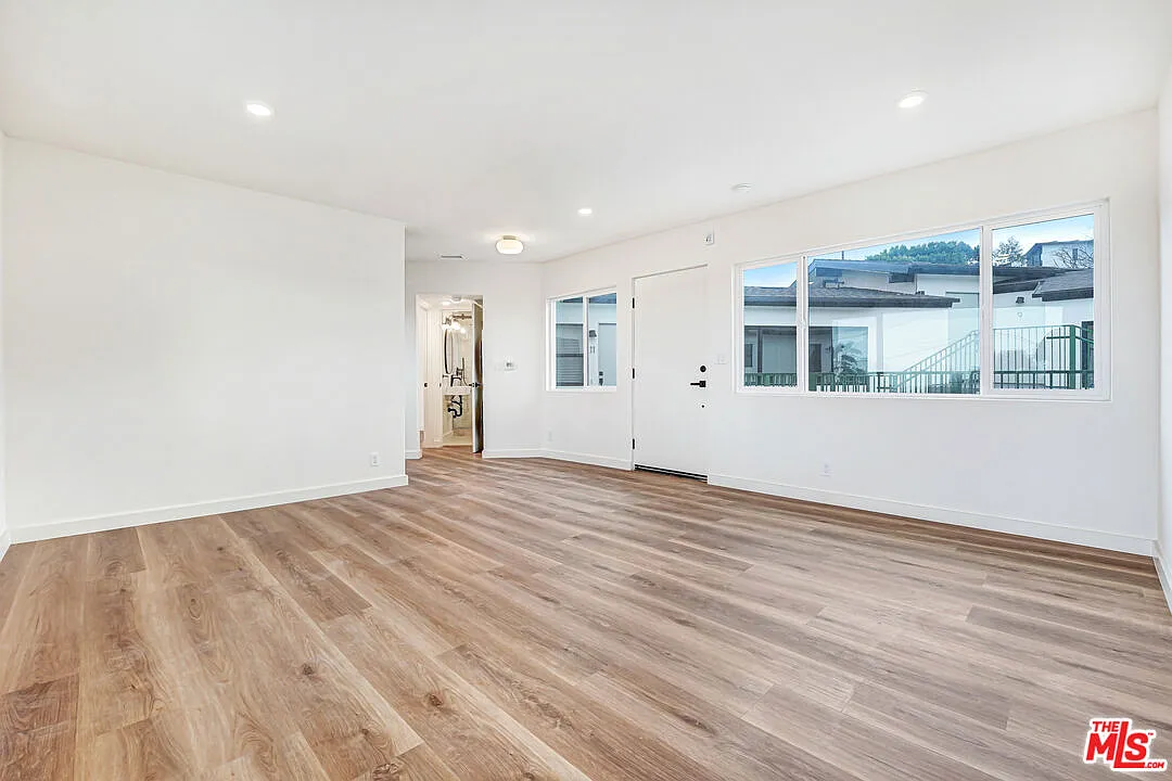 1 bed, 1.0 bath, 500 sqft, $3,850 — Photo 3