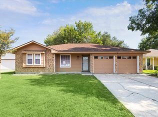 5915 Ray Dr, Pasadena, TX 77505