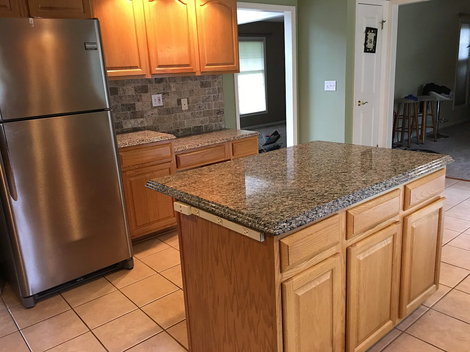 122 Guygrace Ln — Photo 3