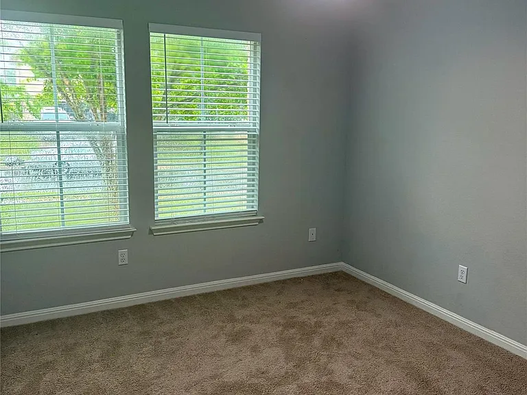 315 Nottingham Loop — Photo 12