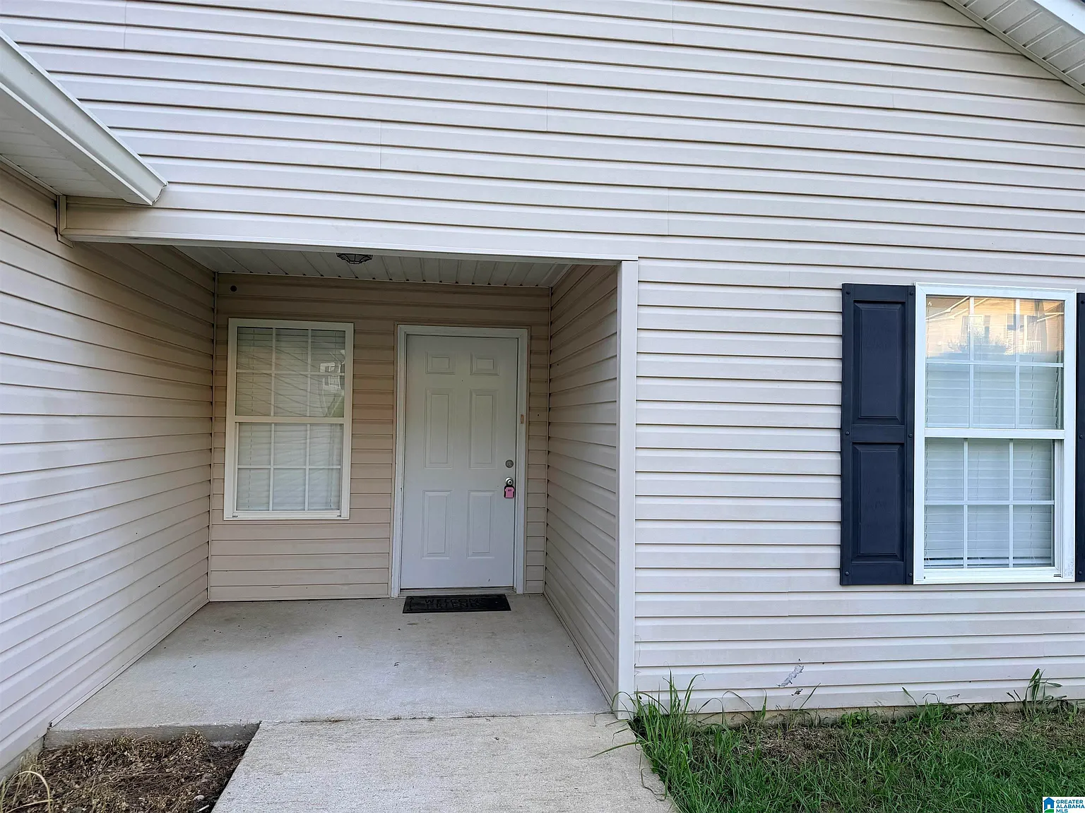 3 bed, 2.0 bath, $1,350 — Photo 2
