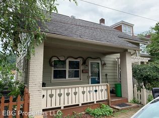 28 Elm Ln, Pittsburgh, PA