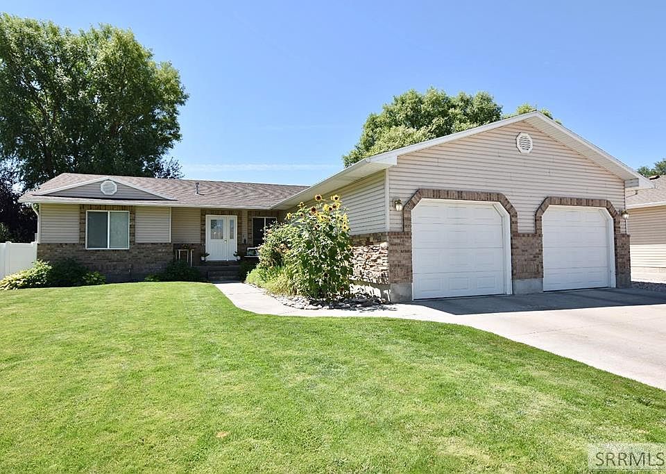 1st image of 2429 Harold Dr