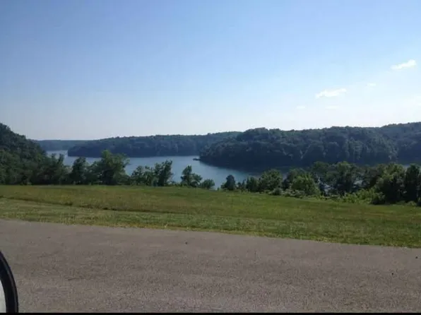 32 Edgewater, Jamestown, KY 42629