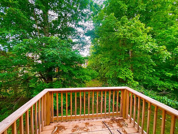 2nd image of 1730 Thistlewood Dr Unit D