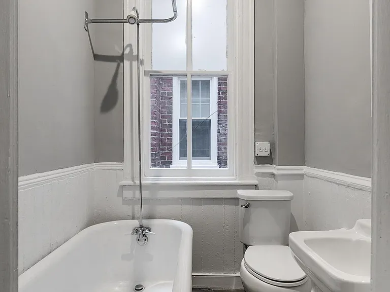 6 S Mulberry St — Photo 15