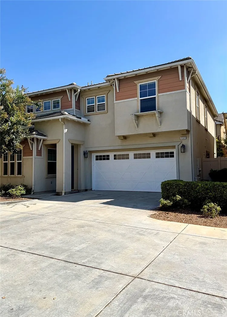 4 bed, 2092 sqft, $3,700 — Photo 3