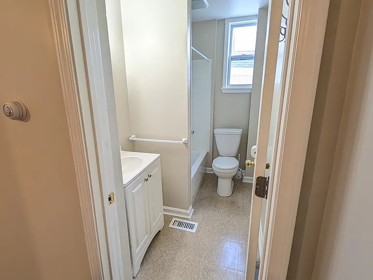 109 Goethe St — Photo 13
