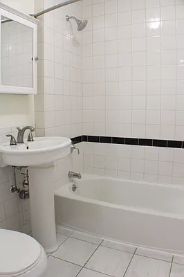 Rented by Nooklyn NYC LLC | media 18