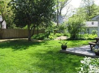 30 Maywood Ave, Pleasant Ridge, MI 48069