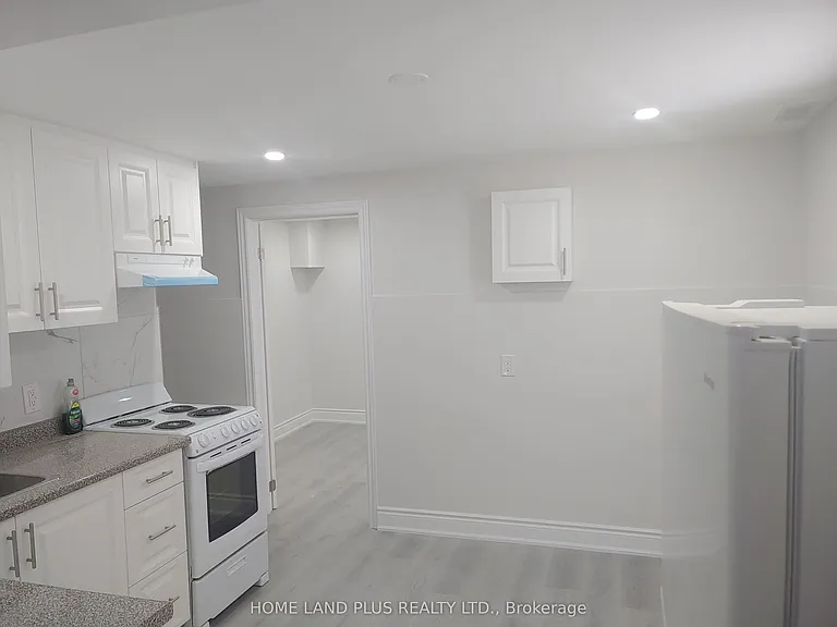 40 Penetang St #4 — Photo 8