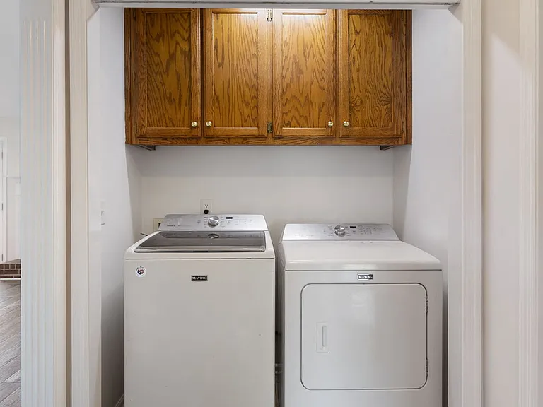 8001 Anna Ct — Photo 27