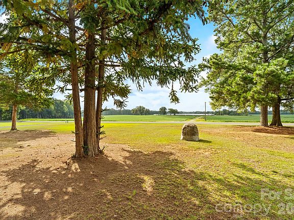 4th image of 2405 Carl Funderburk Rd