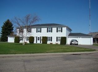 1822 15 1/2 St SW, Minot, ND 58701