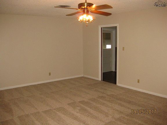 2nd image of 4209 Idlewood Dr