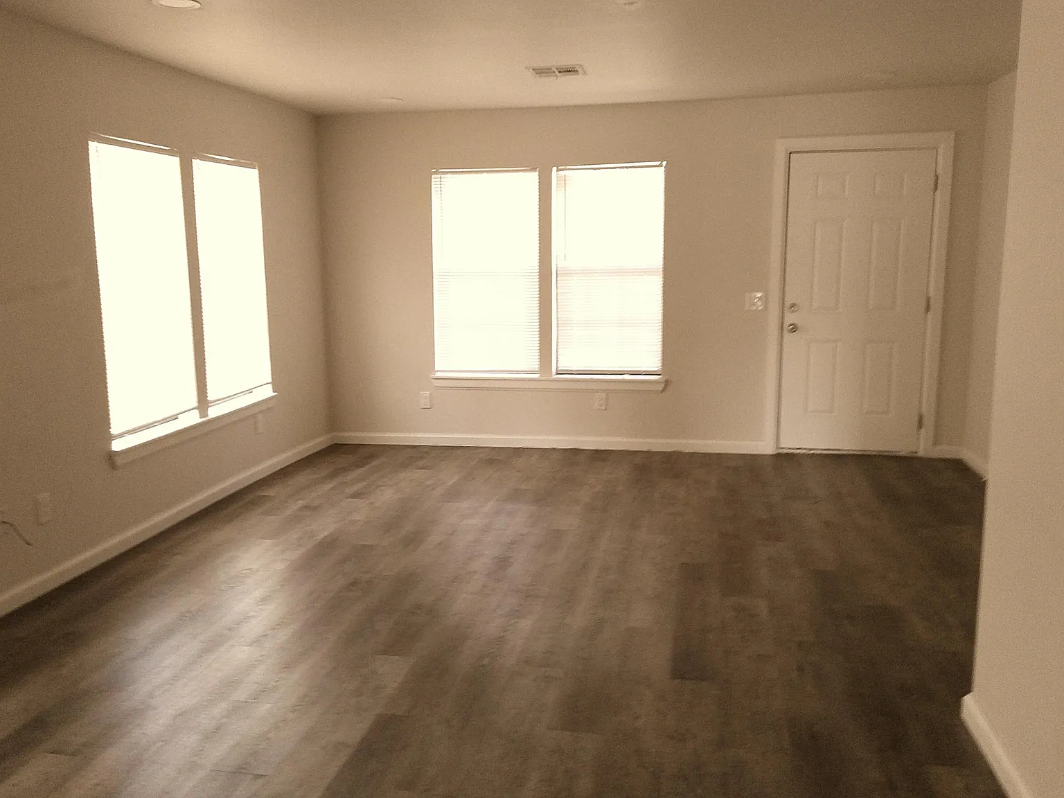 1 bed, 784 sqft, $1,100 — Photo 2