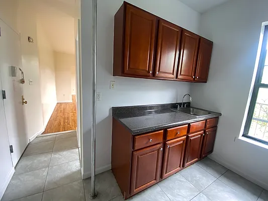 Rented by Miracle Capital | media 8