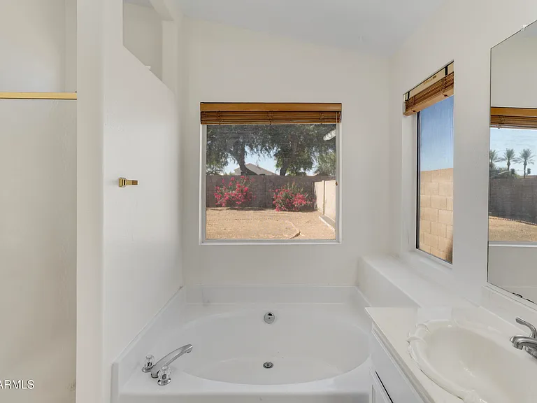 3321 W Gary Dr — Photo 33