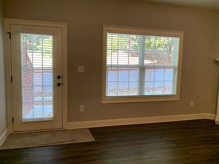 135 Sumner Ct — Photo 15