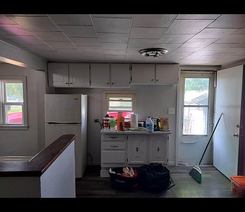3rd image of 906 Gilbert St #2