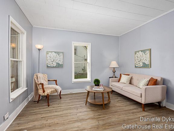 3rd image of 803 James St