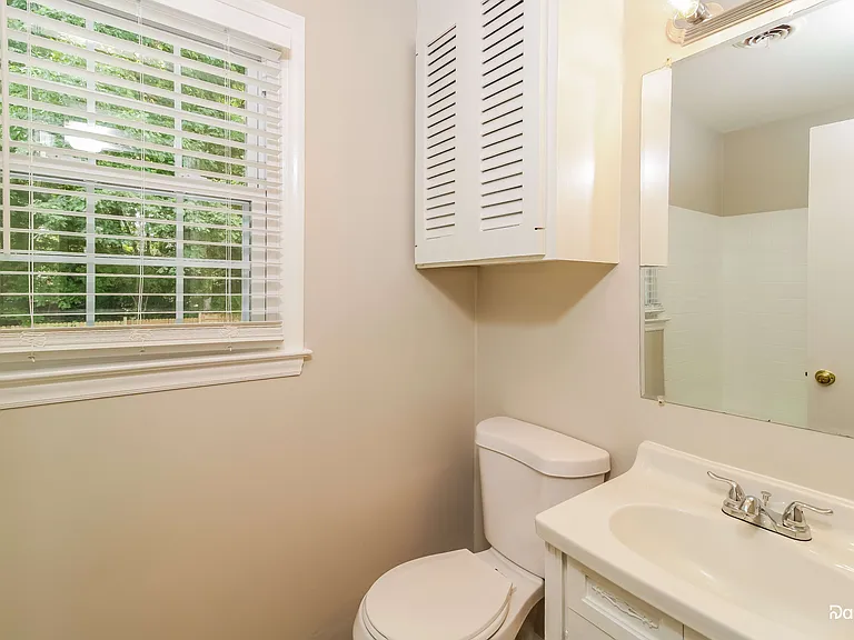 2214 Cheltenham Blvd — Photo 8