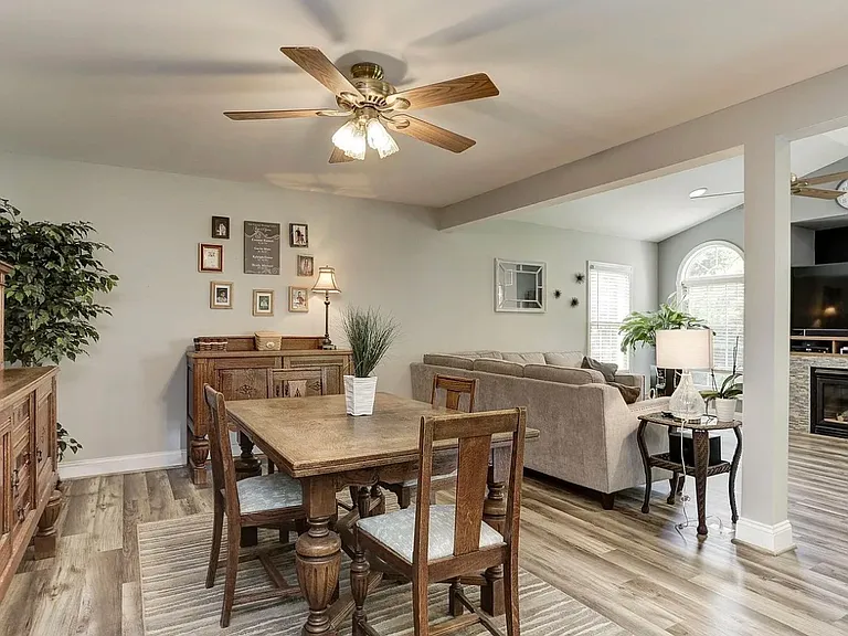 8780 Teresa Ln — Photo 14
