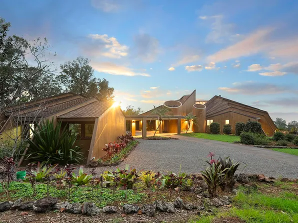 2450 Piiholo Rd, Makawao, HI 96768