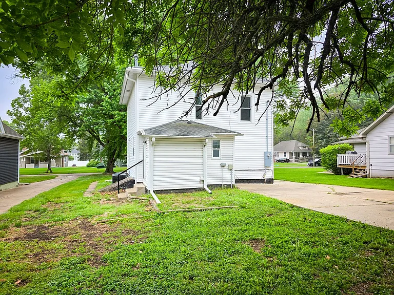 1208 Koenigstein Ave — Photo 22
