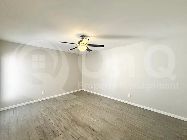 3211 S College Ave — Photo 8