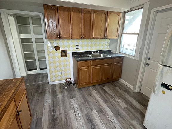 3rd image of 216 N 8th Ave APT 1