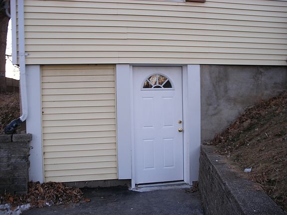 2nd image of 3637 Marvin Ave