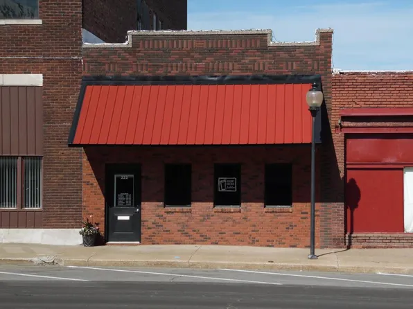 222 N Main St, Brookfield, MO 64628