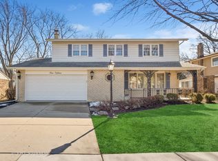 515 W Cedar St, Arlington Heights, IL 60005