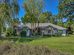 7598 White Birch Ln, Redding, CA 96002