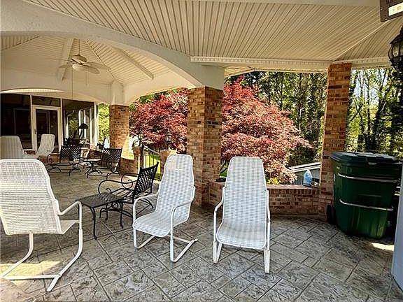 4th image of 321 Pineview Dr