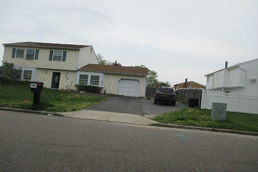 130 Tarpon Ave, Medford, NY 11763 Zillow