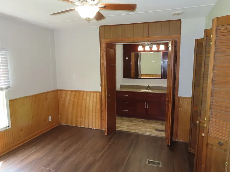255 Indiana Ave — Photo 6