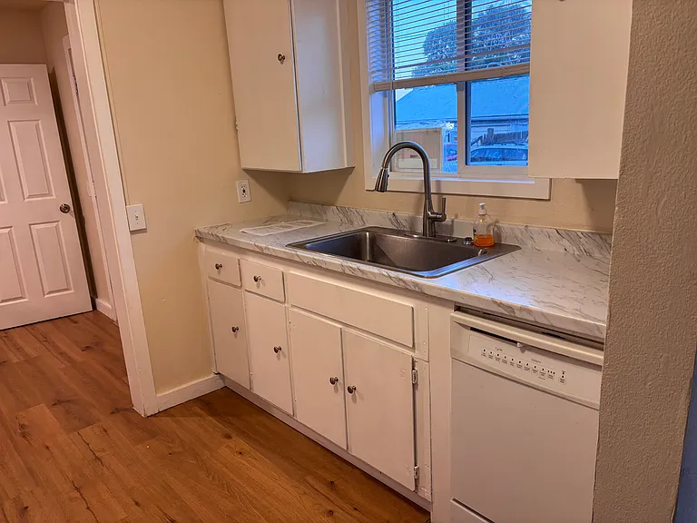 783 Floral Ct — Photo 6