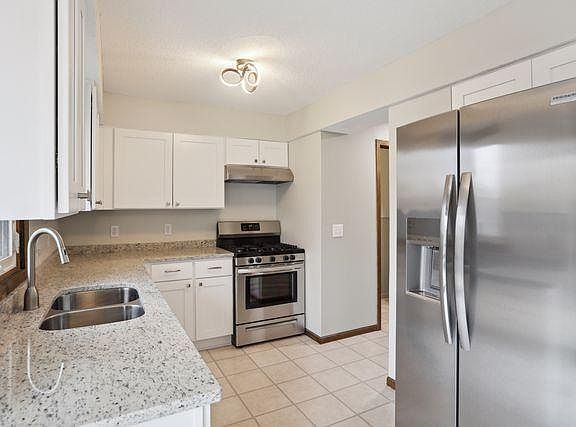 3rd image of 3007 Monterey Ave S