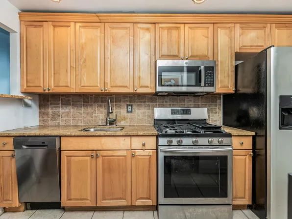 2 Fordham Hill Oval image 10 of 33