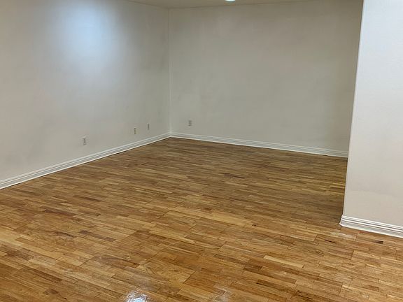 4th image of 11741 Benfield Ave