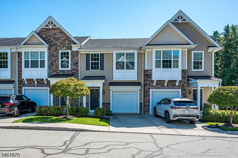 1st image of 15 Bahr Cir