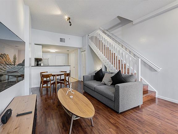 2nd image of 3339 Virginia St APT 136