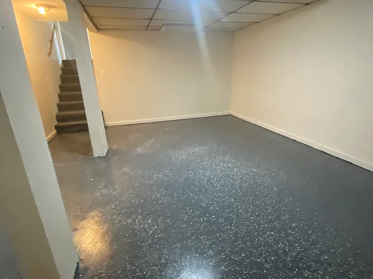 Basement floors with epoxy finish