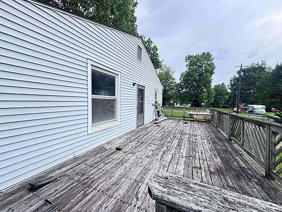 4th image of 505 Charles St