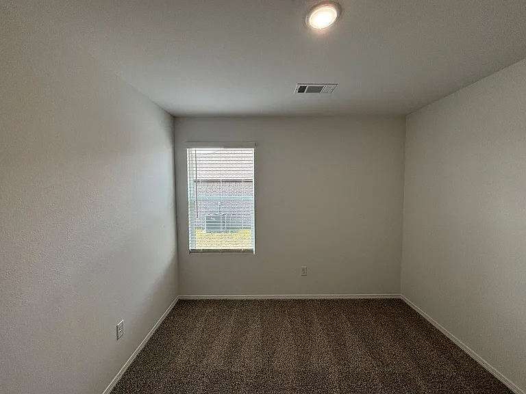 141 Preston Ln — Photo 9