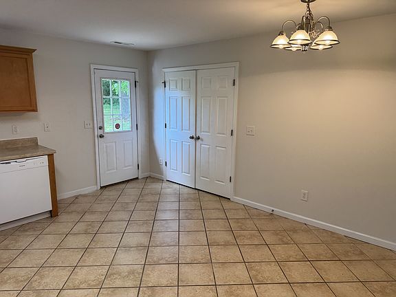 4th image of 2206 McConnell Rd