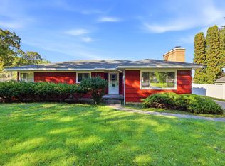 2211 Apple Ave NW, Grand Rapids, MI 49504