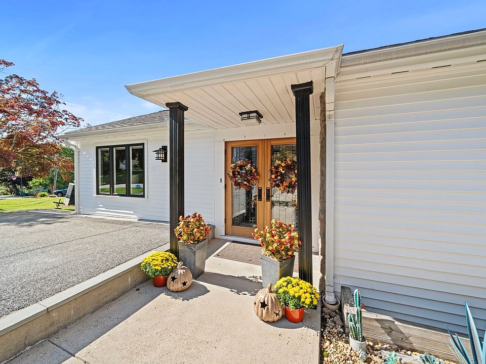1st image of 18 Maura Dr